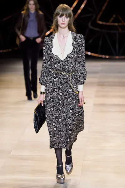 Look 90